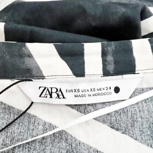 Zara
Twist Blogger Favorite Black White Cotton Geometric Print Cropped Blouse - Picture 6 of 6